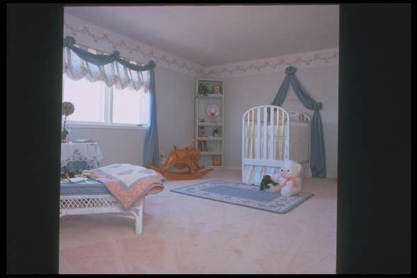 卧室图片-装饰图 地铺 白色床 墙帘,装饰,卧室
