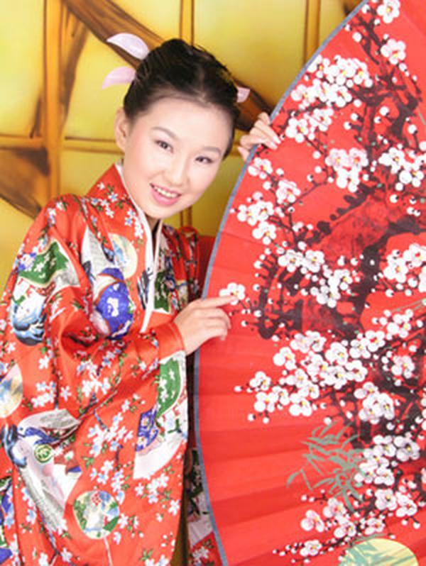 靓妹一族图片-人物图 日本 女人 女优 服饰 樱花