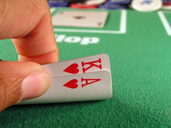 赌具图片-静物系列图 翻牌 赌徒 手指,静物系列