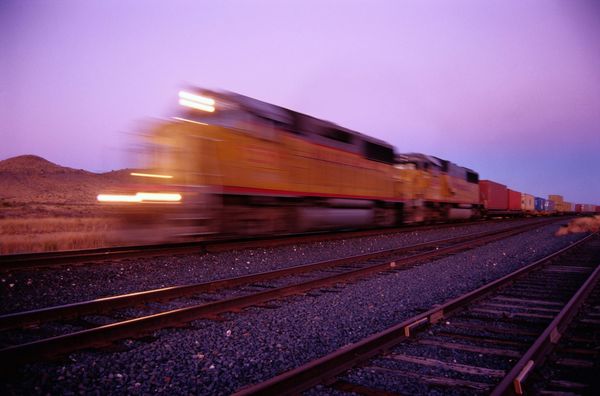 现代火车图片-工业图 速度 铁轨 现代,工业,现代